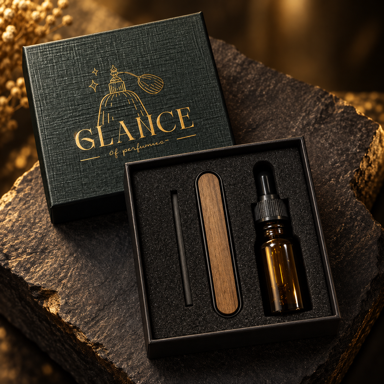 بوكس Glance مفتوح ويظهر داخله المعطر والزيت والعود